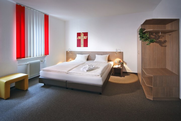 Room 13 of 29