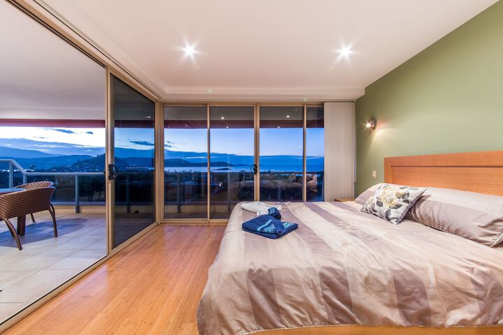 Room 2 of 44