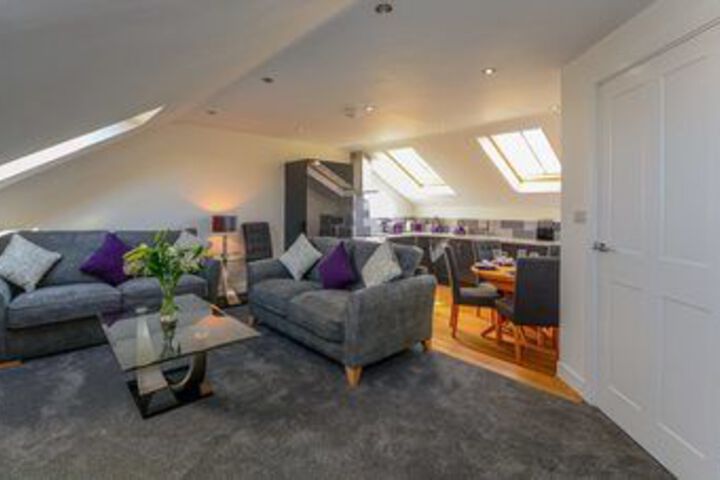 Flat 7 Bluebridge Court