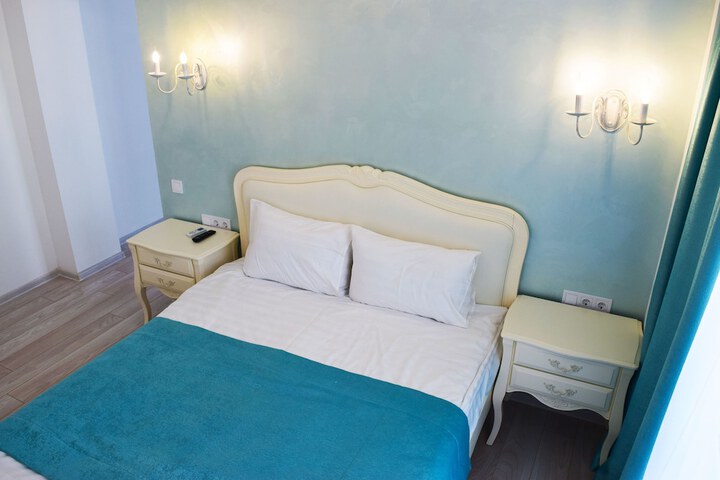 Room 4 of 30