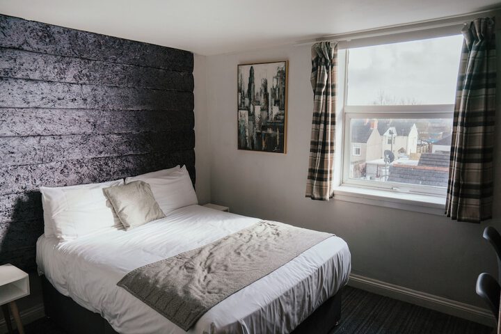 Room 6 of 19