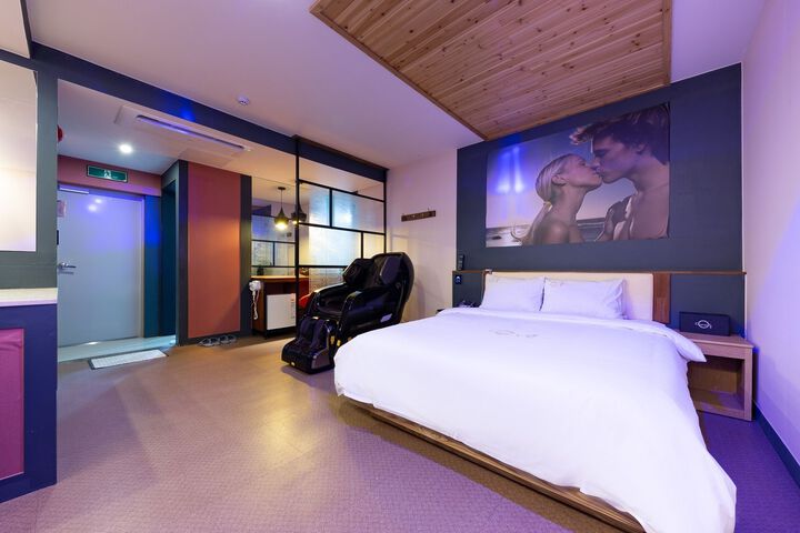 Room 17 of 50
