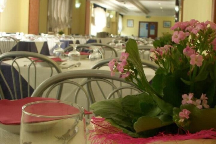 Dining 20 of 41