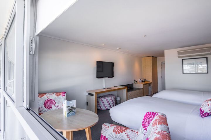 Room 3 of 35