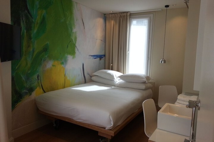 Room 6 of 46