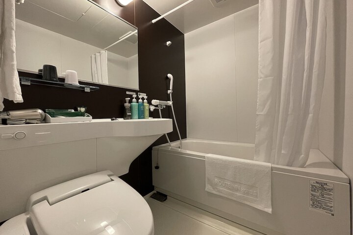 Room 15 of 27