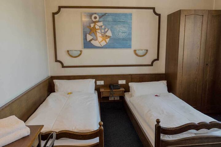 Room 26 of 59
