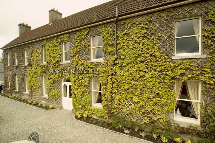 Maudlins House Hotel