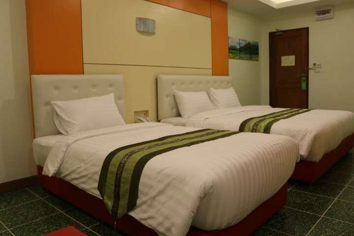Room 6 of 37