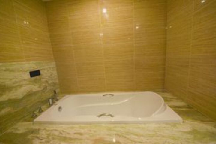 Room 6 of 29