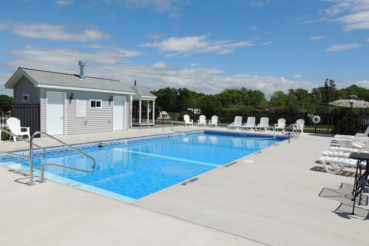 Pool 330 of 338