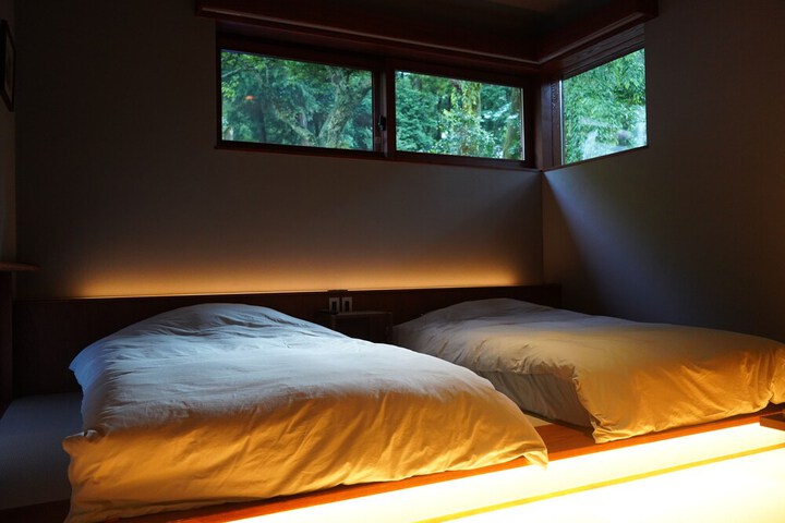 Room 15 of 32