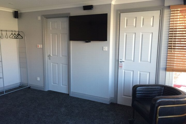 Room 6 of 22