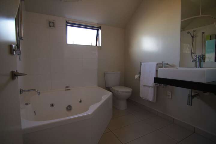 Room 32 of 34