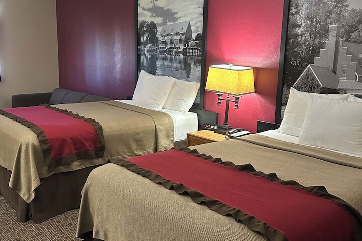 2 Double Beds (3 of 7)