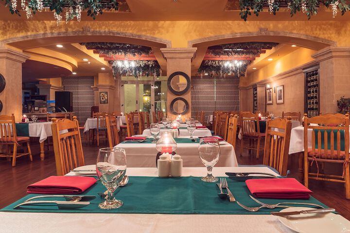 Dining 54 of 90