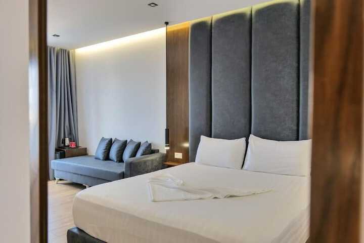 Room 47 of 140