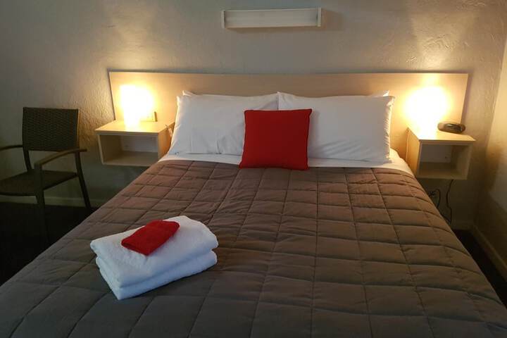 Room 13 of 38