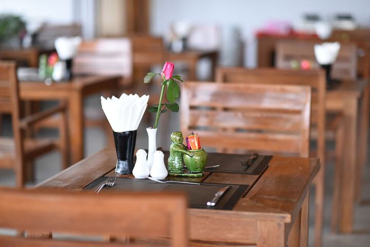 Dining 60 of 80