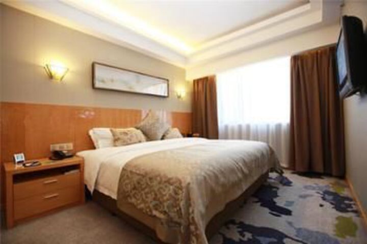 Room 10 of 31