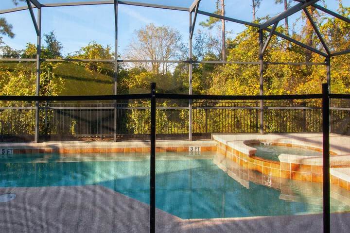 Pool 25 of 33