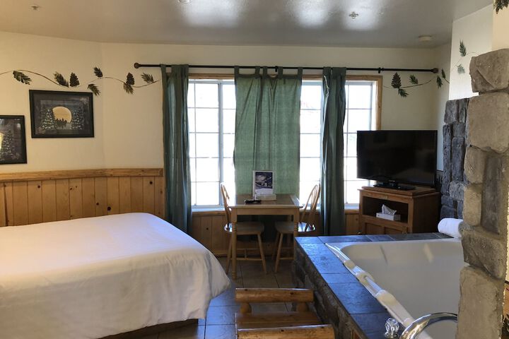 Room 8 of 139
