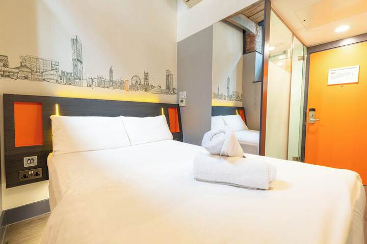 Room 21 of 53