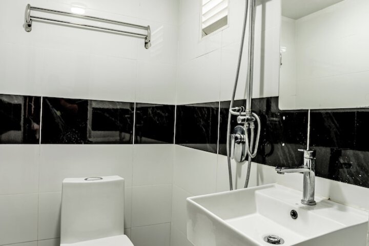 Room 15 of 18