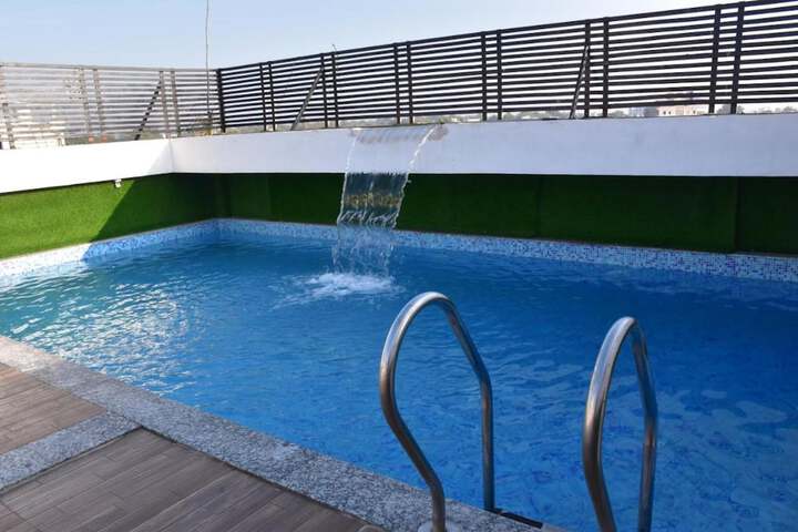 Pool 19 of 28