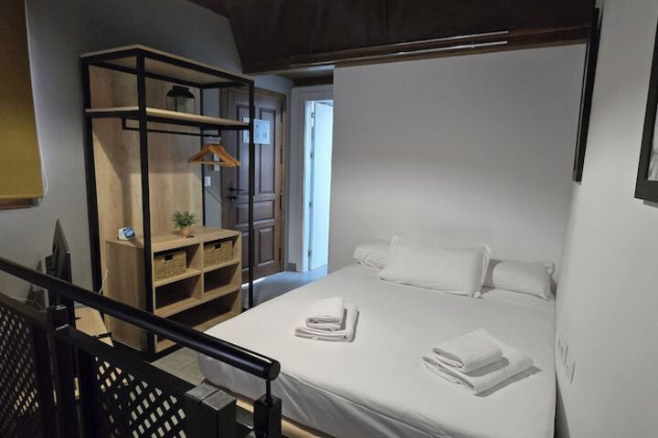 Room 25 of 86