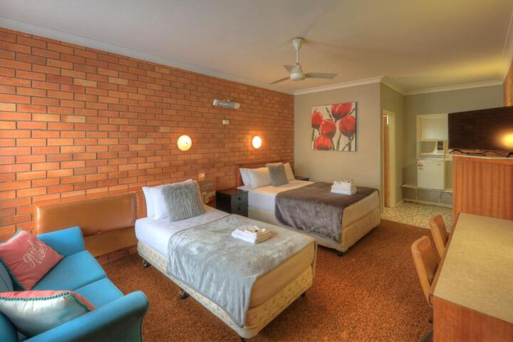 Room 11 of 43