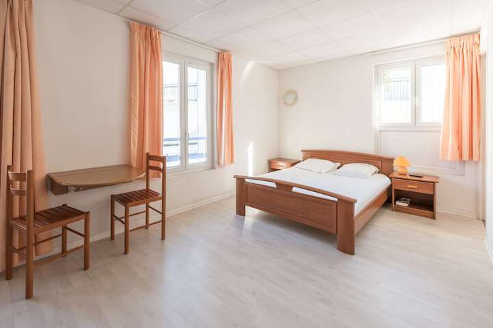 Room 6 of 19