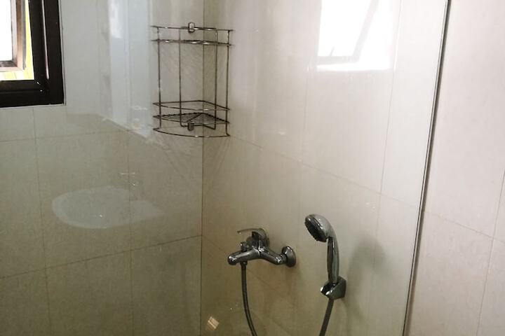 Room 10 of 26