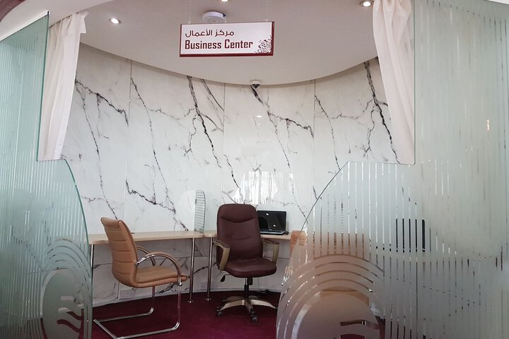Business Center 72 of 77
