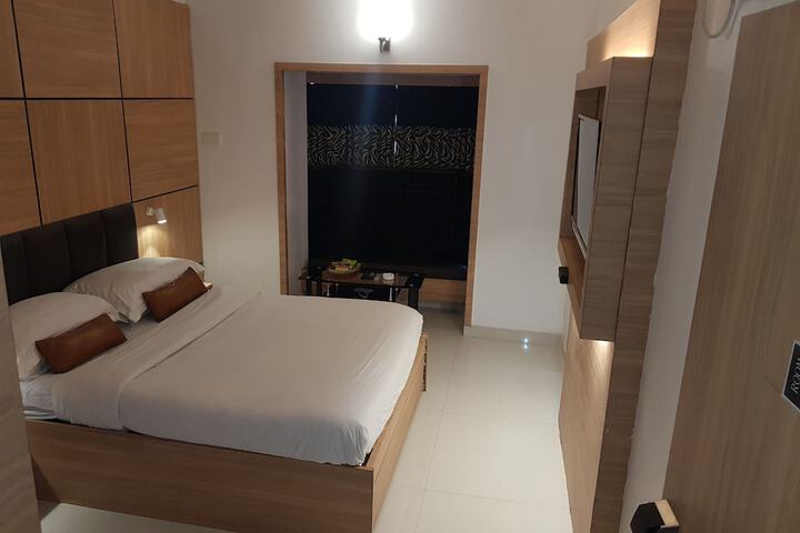 Room 13 of 78