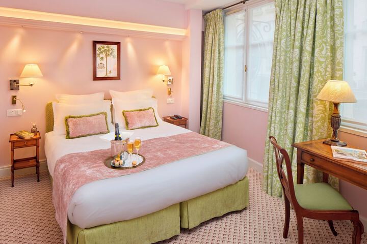 Room 44 of 90
