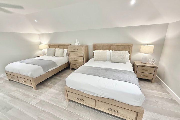 Room 30 of 172