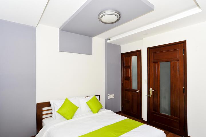Room 3 of 8