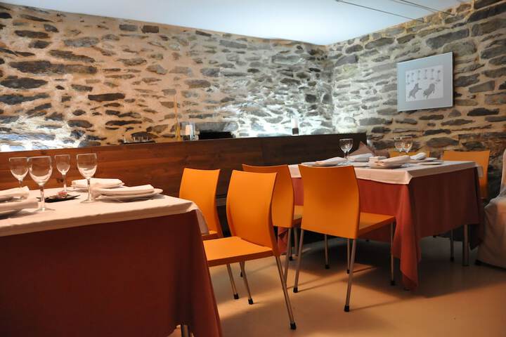 Dining 48 of 60
