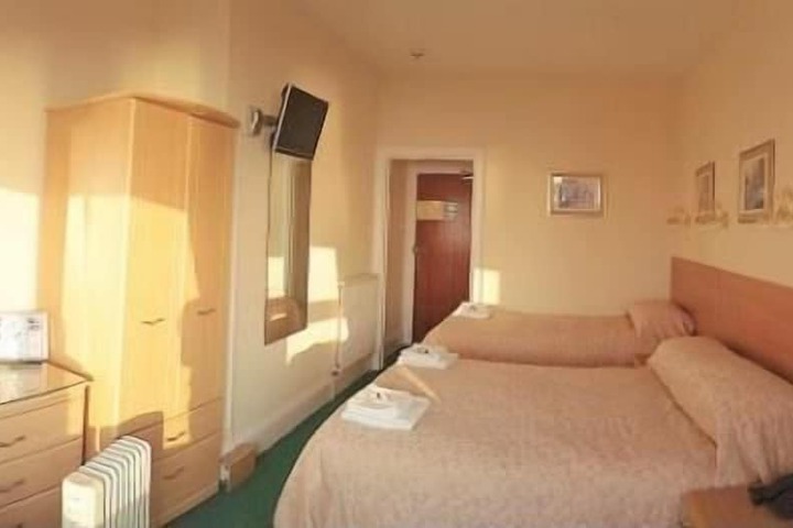 Room 28 of 70