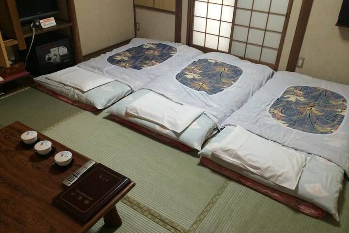 Room 6 of 31