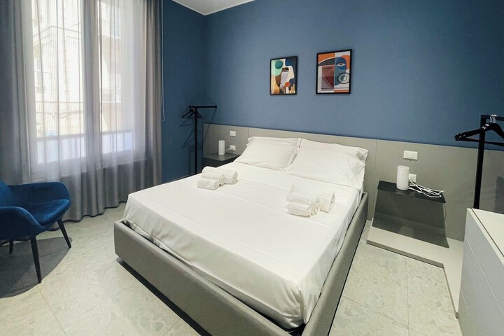 Room 5 of 9