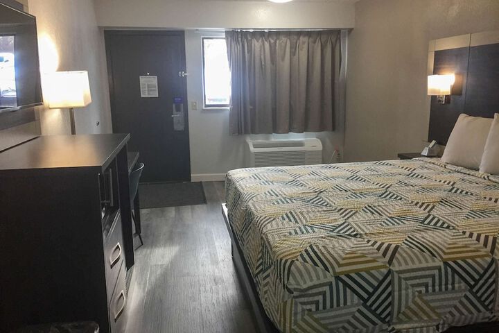 Room 25 of 46