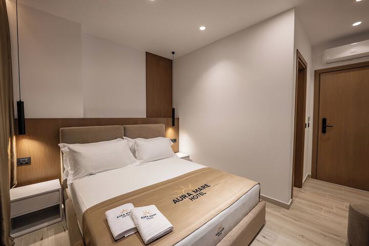 Room 61 of 244