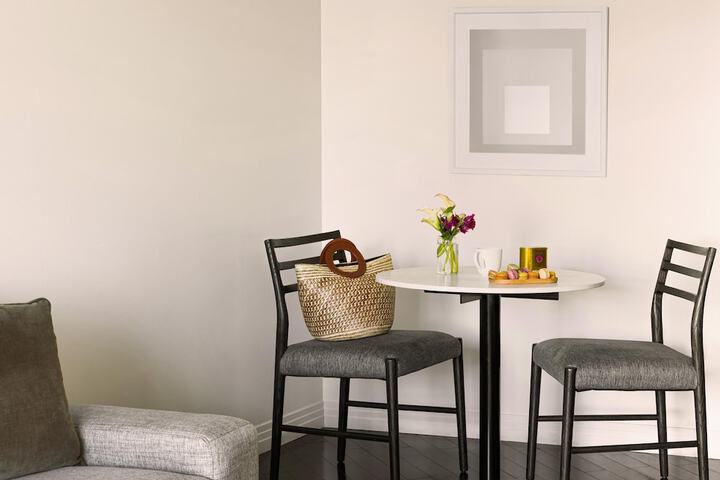 Room 55 of 178