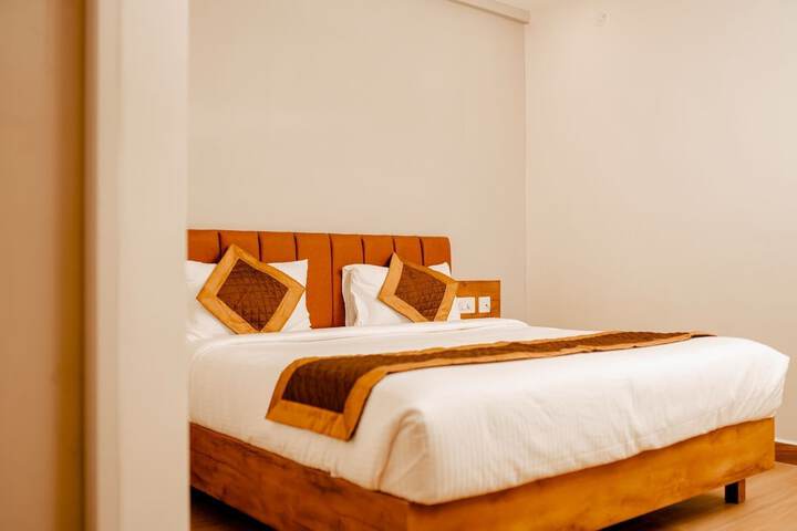 Room 4 of 17