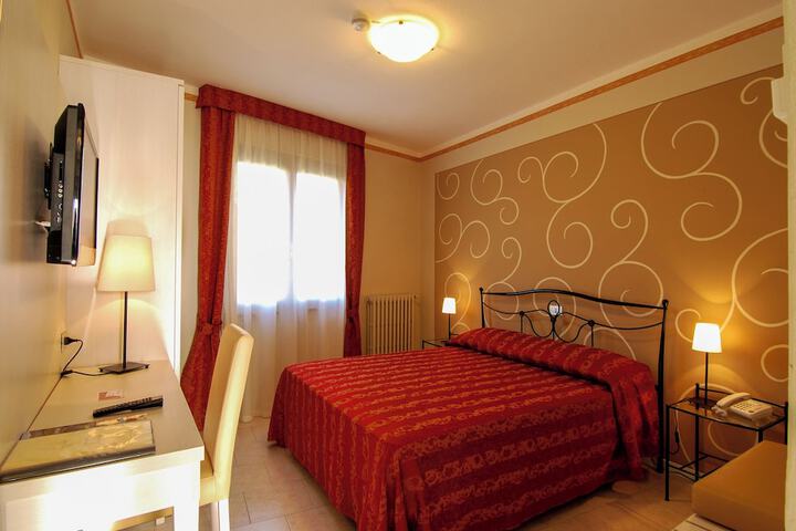Room 14 of 92