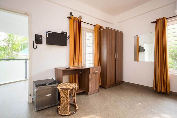 Room 9 of 19