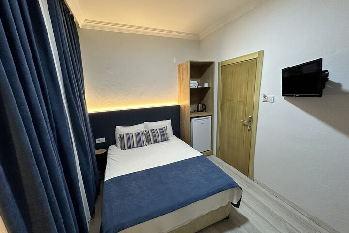 Room 5 of 22