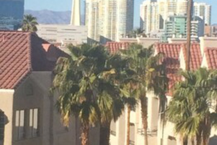 Apartment With in Las Vegas With Wonderful City View Pool in Las Vegas, CA